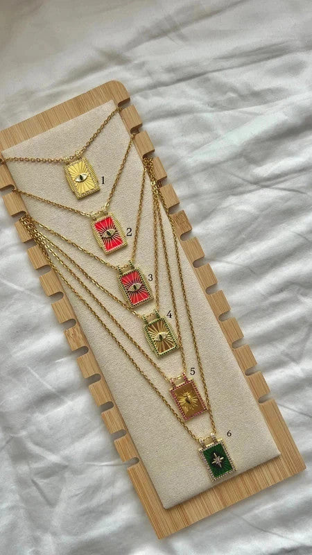 Collier carte